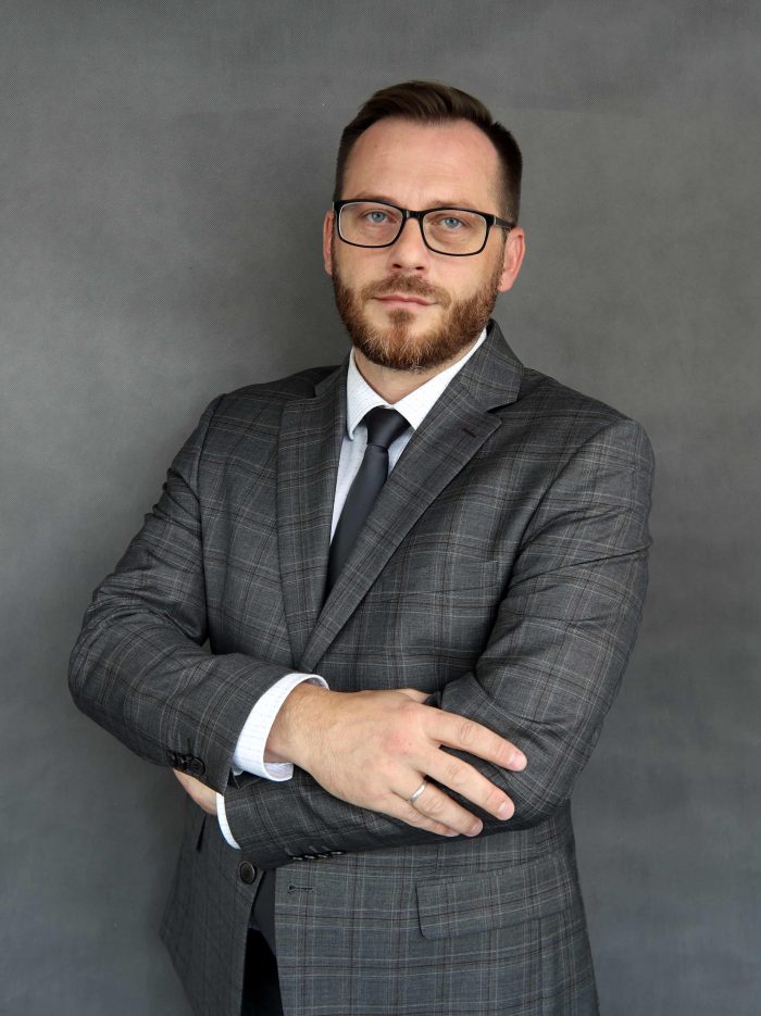 mgr Marcin Pastuszak Dziekan kierunku Administracja