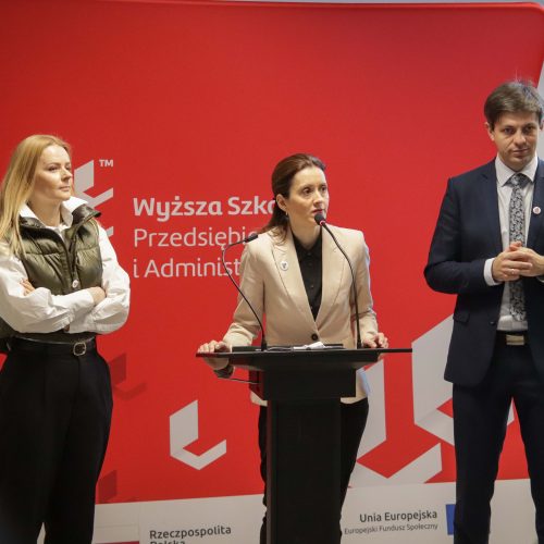 Dr Maria MAzur, Rektor WSPA, Dr Małgorzata Michalska-Nakonieczna, Prorektor ds ogólnych WSPA, mgr Jacek Lis, Kanclerz WSPA