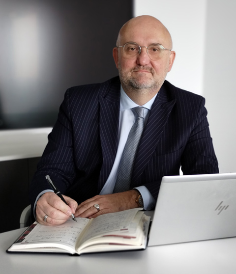 dr Piotr Kubik dr Piotr Kubik