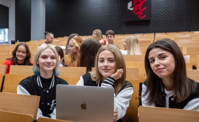 Zasady pisania pracy dyplomowej – co jest najważniejsze?