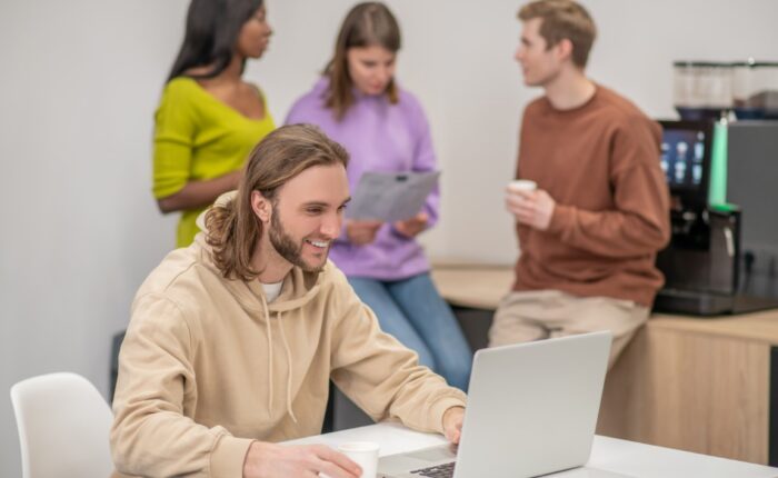 Status studenta a zatrudnienie – co  musisz wiedzieć przed podjęciem pracy?