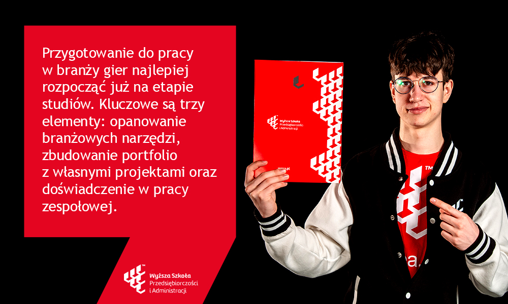 Student WSPA trzyma czerwony folder, obok tekst o przygotowaniu do pracy w branży gier poprzez naukę narzędzi, budowę portfolio i pracę zespołową.